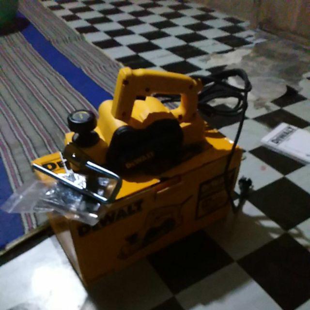 Mesi Planner Mesin Pasah Mesin Serut 82 Mm Dewalt D26676