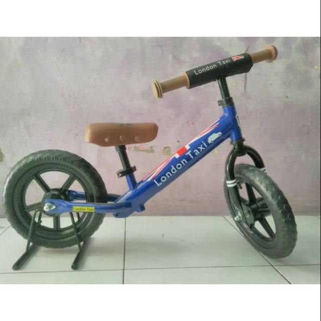 Jual London taxi kick bike / balance bike warna biru (sewa) Shopee Indonesia