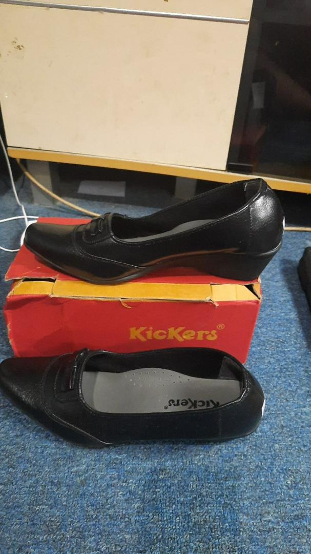 Sepatu  Kerja Wanita Semi Kulit Kode.ft