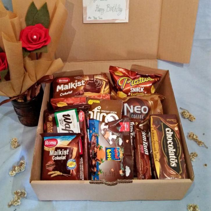 

Premium- EXTRA LARGE || SNACK BOX GIFT / HAMPERS / BIRTHDAY GIFT /GIFTBOX /PARCEL /KADO