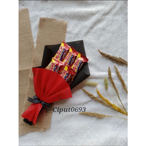 

(READY)BUCKET SNACK/BUCKET MAKANAN/BENGBENG/KADO WISUDA/KADO VALENTINE