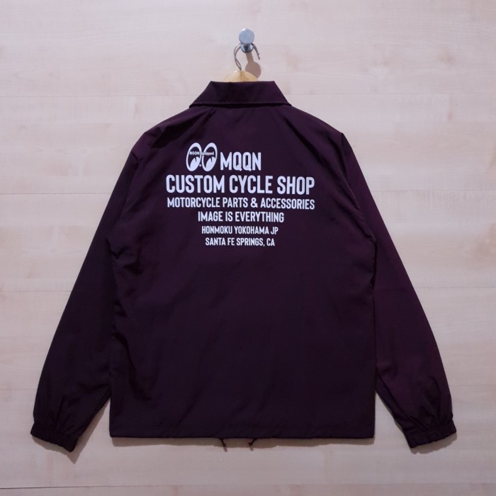 JAKET COACH WINDBREAKER MOONEYES CUSTOM CYCLE SHOP MAROON - M