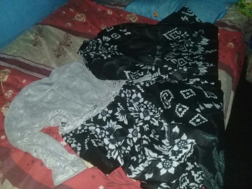 Maura Couple - Sania Ruffle Batik Couple Ori Ndoro Jowi Dnt Garansi Termurah Shopee - Kebaya Couple