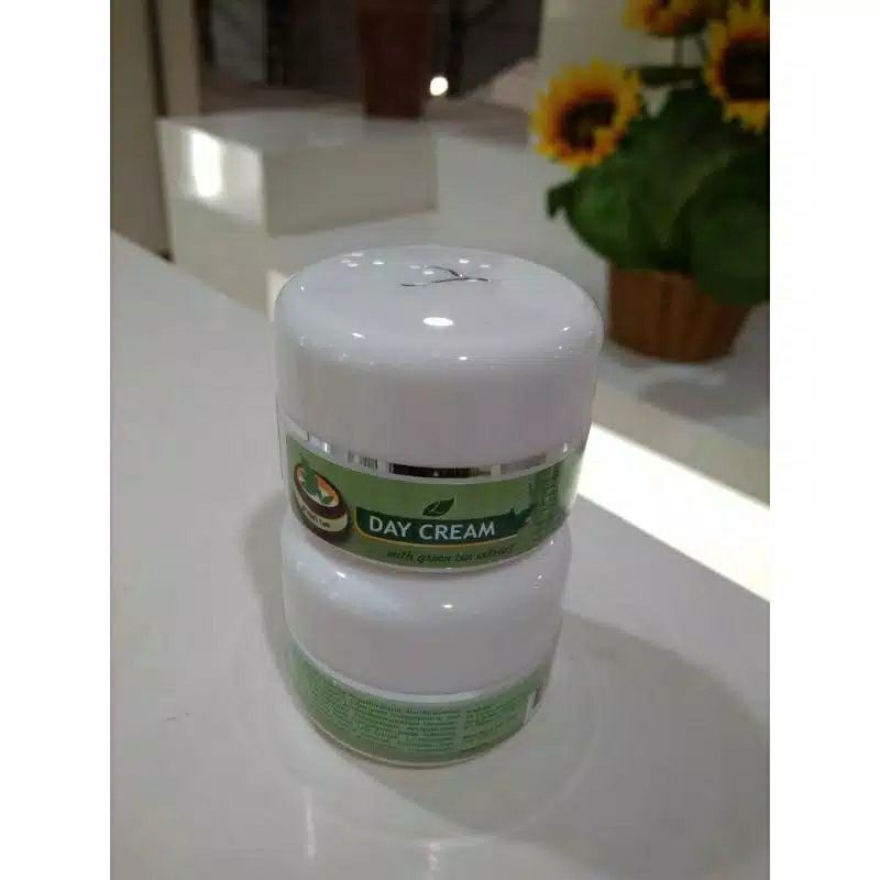 

Day cream green tea extract dan Night cream green tea extract