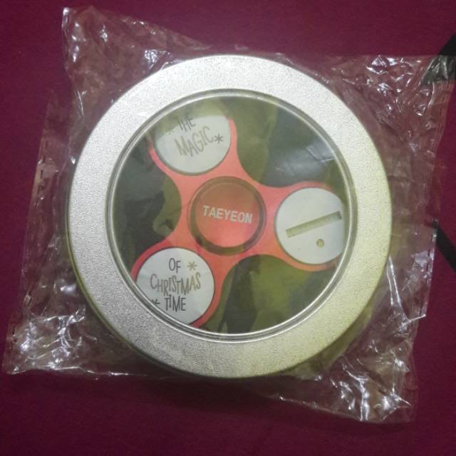 [RARE] OFFICIAL GOODS SNSD TAEYEON "THE MAGIC OF CHRISTMAS TIME CONCERT" FIDGET SPINNER