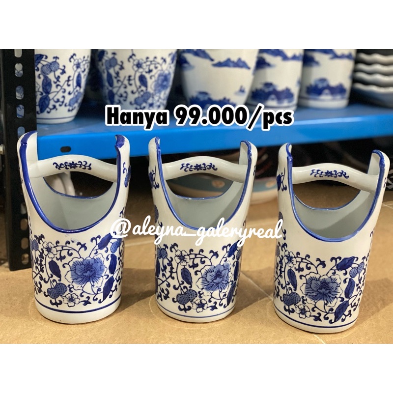 Tempat sendok makan keramik