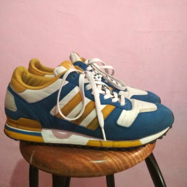 (Sold)Adidas ZX700 UCLA Pack