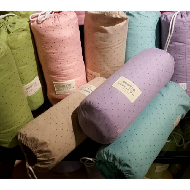 INFORMA DOTTO BLANKET POLKA. selimut anak banyak pilihan warna.