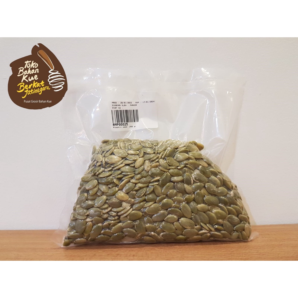 

RAW PUMPKIN SEED / BIJI LABU MENTAH KUPAS REPACK 250 GR