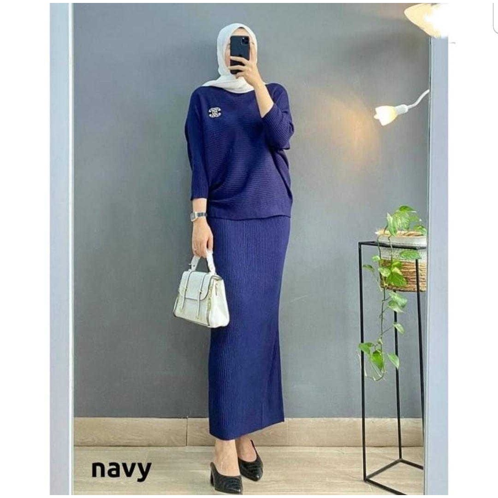 O2 Fashion / Awkarin set knit / bisa cod/bahan premium tebal/mango knit import