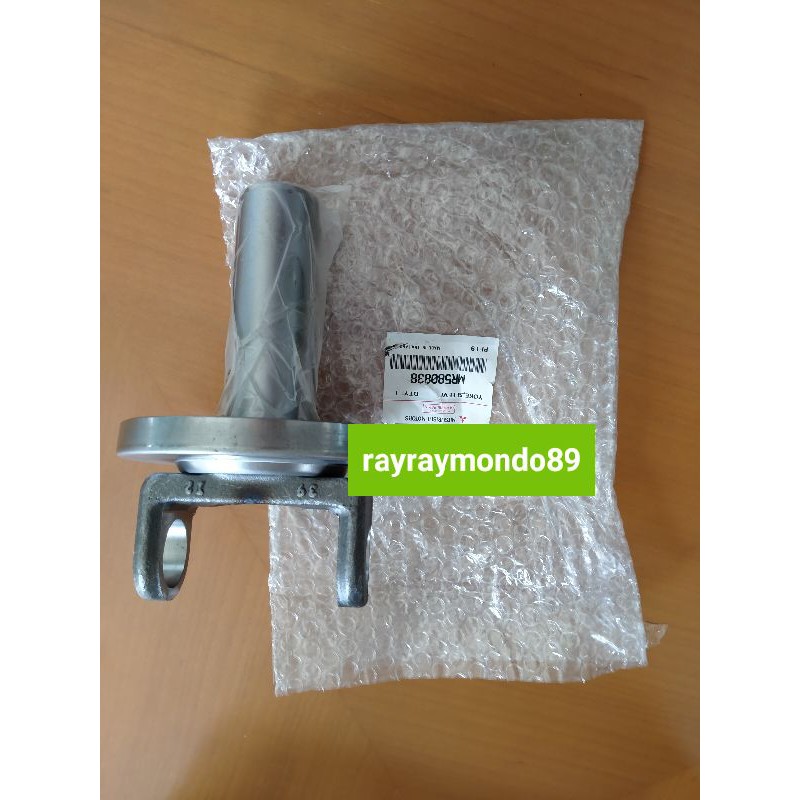 Yoke propeller shaft sleeve all new rr pajero MR580838