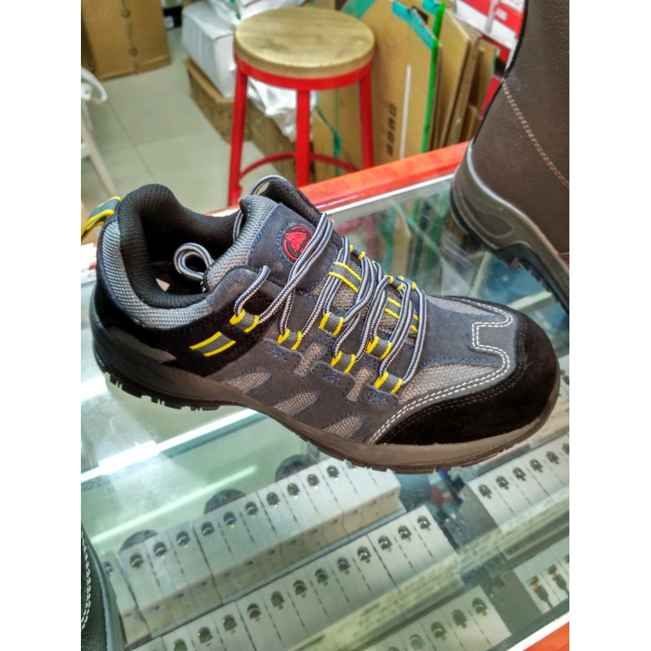 TERGREGET  SEPATU SAFETY SHOES BATA BICKZ 705 / SEPATU PROYEK / SEPATU SPORT