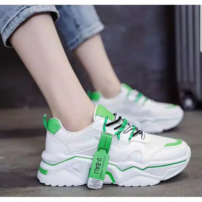 Sepatu Sneakers Wanita Masa Kini AS104