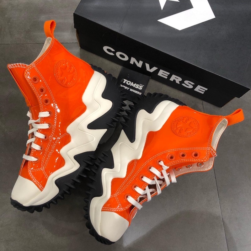 CONVERSE RUN STAR MOTION PATENT LEATHER PLATFORM / BOLD MANDARIN