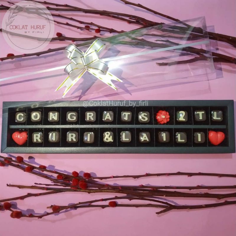 

Coklat Gift Box / Coklat Huruf Praline Hadiah Kado Ucapan (2 Baris)