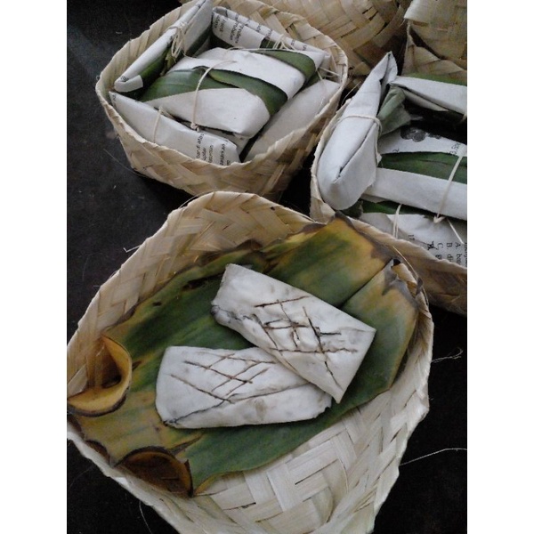 

Tempe Mentah Packing Besek isi 25 pcs