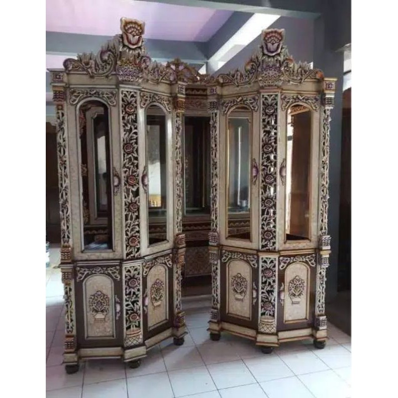 Almari Hias Pajangan Kaca Lemari Pojok Kayu Jati