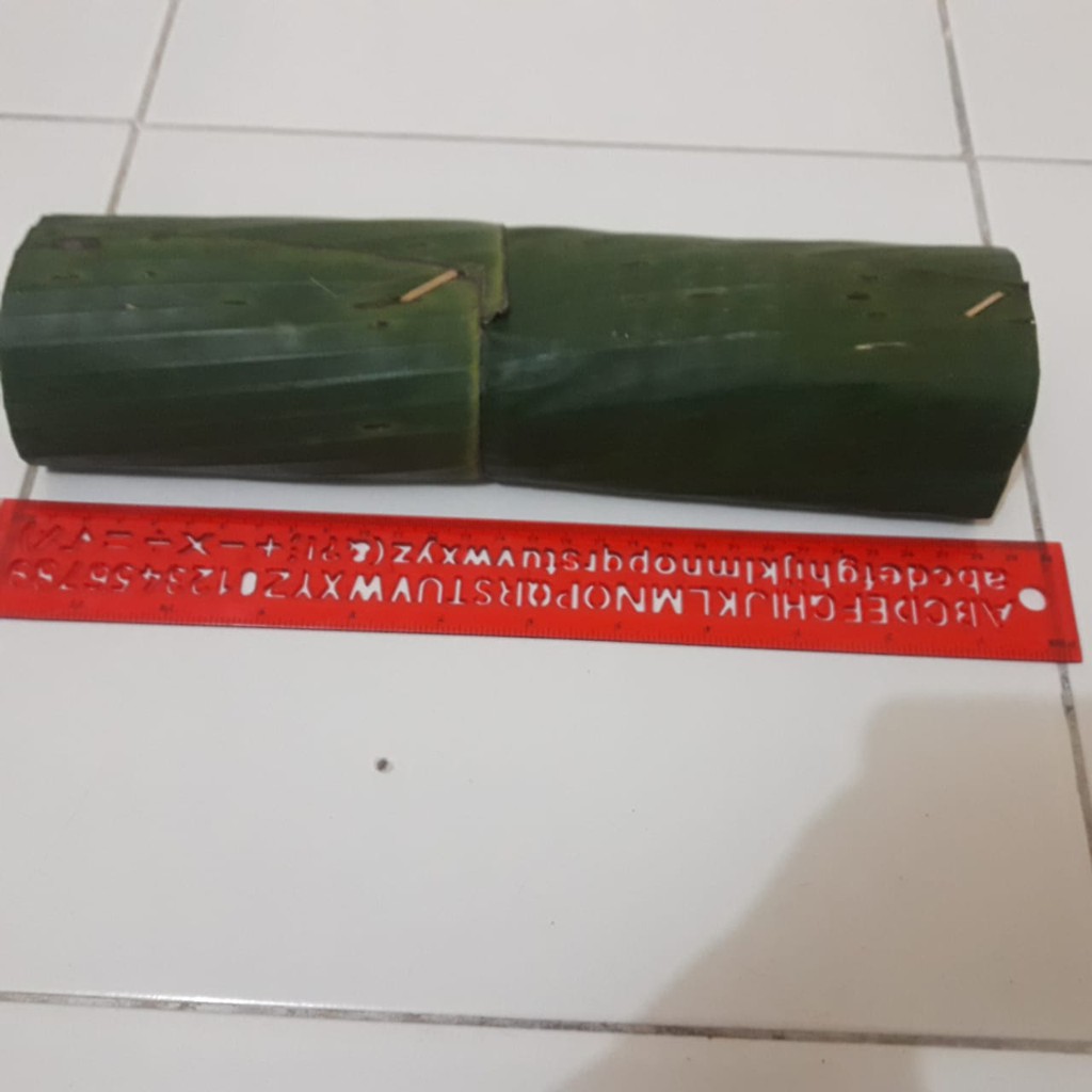 Tempe Daun Pisang Jumbo dan Sedang Per Pcs