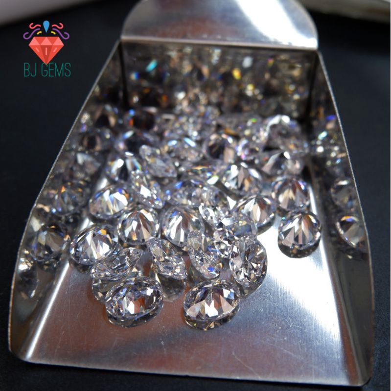 Permata Oval Cut Cubic Zirconia Diamond White 8 - 10 MM A5 Quality