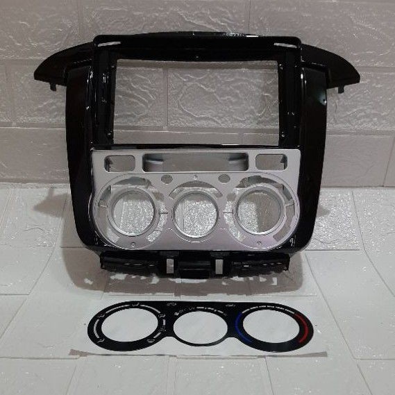 Frame 9 inch Innova type G 2011 - 2015 Head Unit Android Innova 9 inch Type G 2011 - 2015