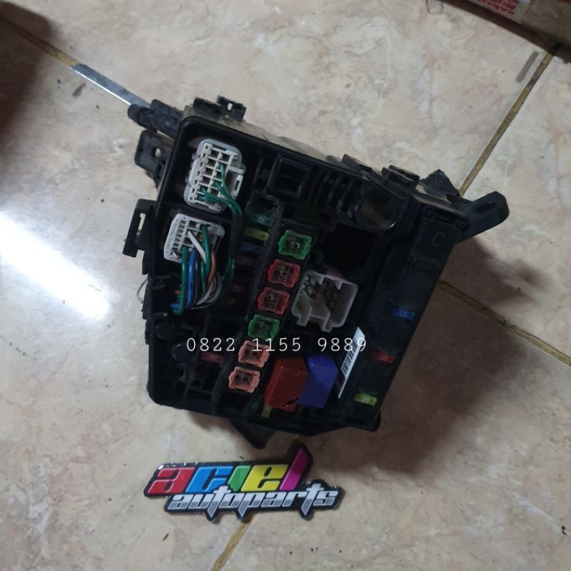 FUSE BOX SEKRING SIKRING TOYOTA NEW VIOS LIMO YARIS ORIGINAL