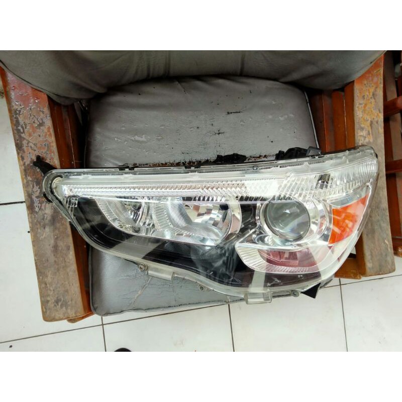Headlamp Outlander Sport