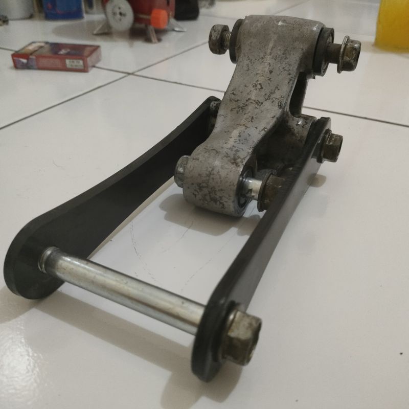 Link Unitrack arm Ninja 250 Karbu FI Injeksi original copotan