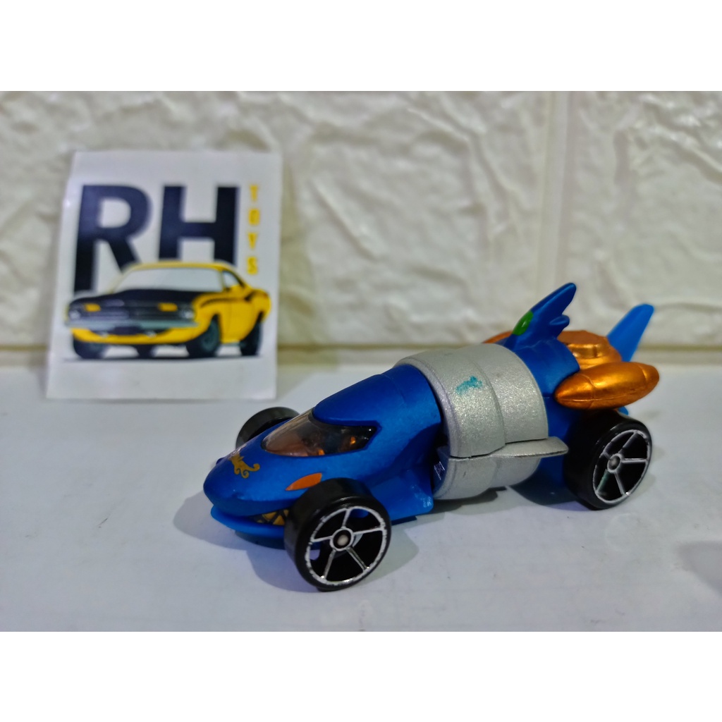 Hot Wheels Power Rangers Megaforce Blue Ranger Shark Zord Character Cars