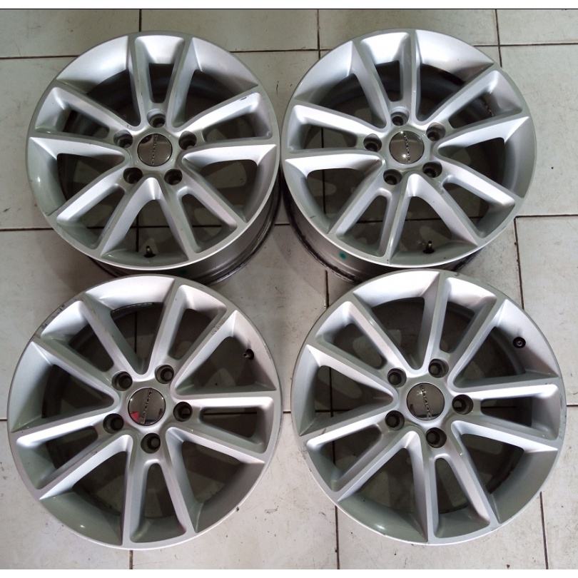 Velg mobil bekas copotan dodge ring 17 pcd 5x127 ET 42