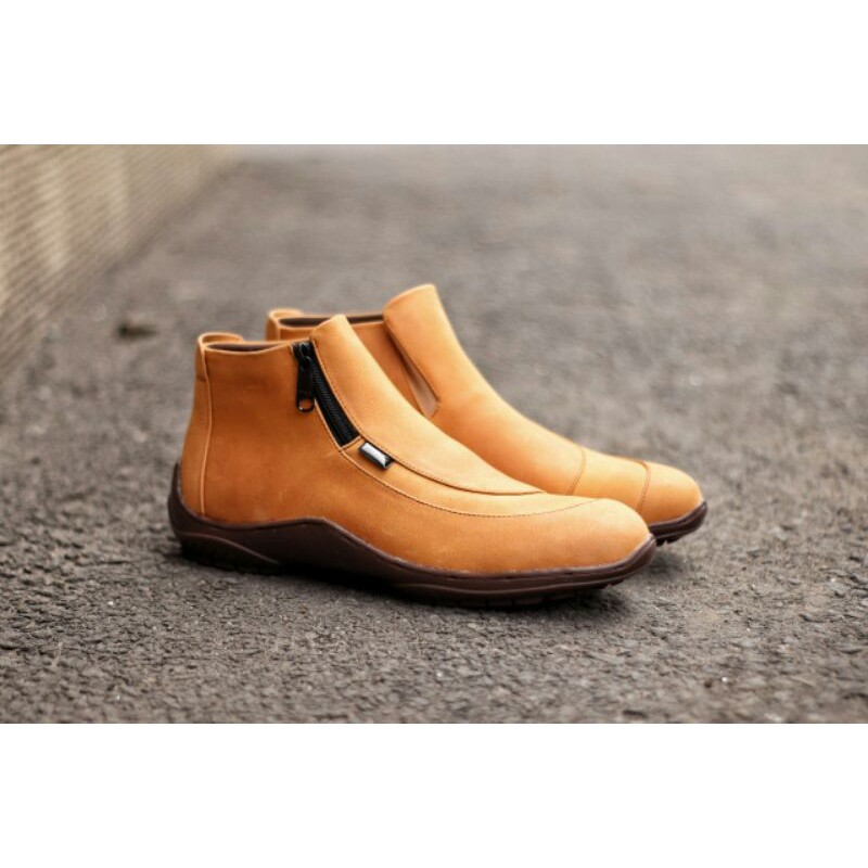 Sepatu Boots Pria Cevany Cora Resleting Tinggi Kulit Asli Warna Hitam Kerja Kantor Touring Biker