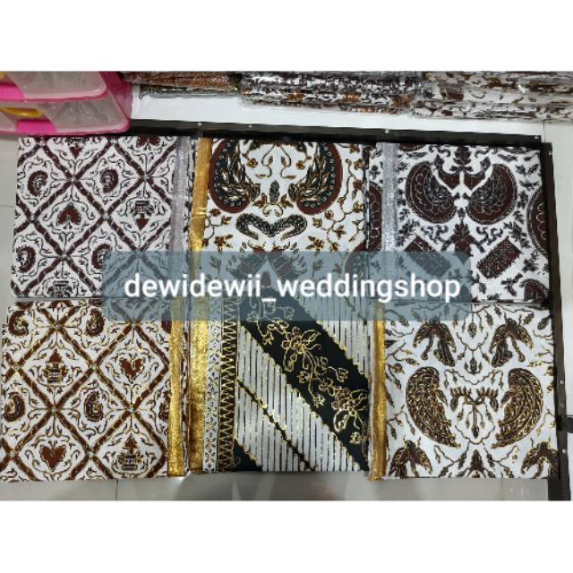 [Sepasang] Jarik Pengantin Prodo - Motif Lengkap || Dasar Putih (Gold &amp; Silver)