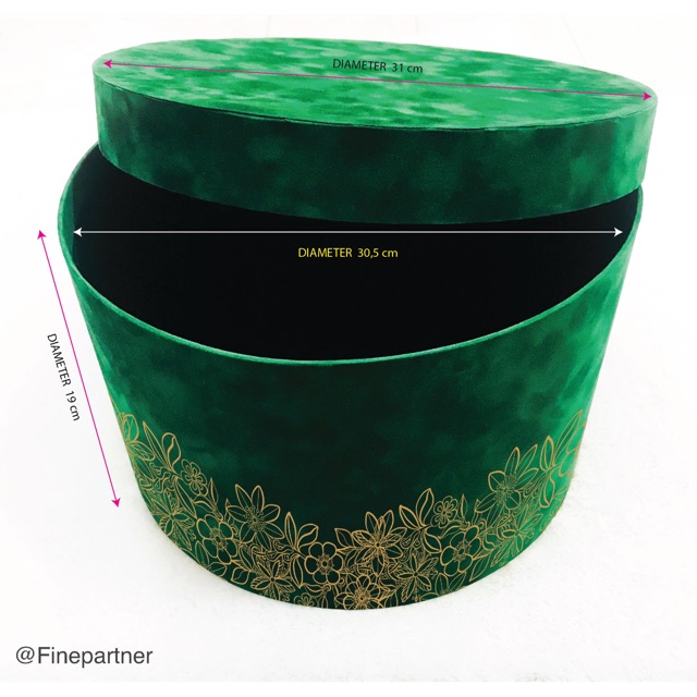 

Box eksklusif untuk packaging / tempat kue / parcel / gift Lebaran.