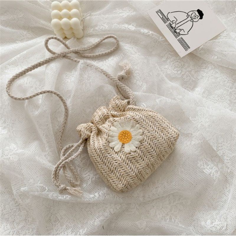 TAS RAJUT SELEMPANG MOTIF BUNGA DAISY