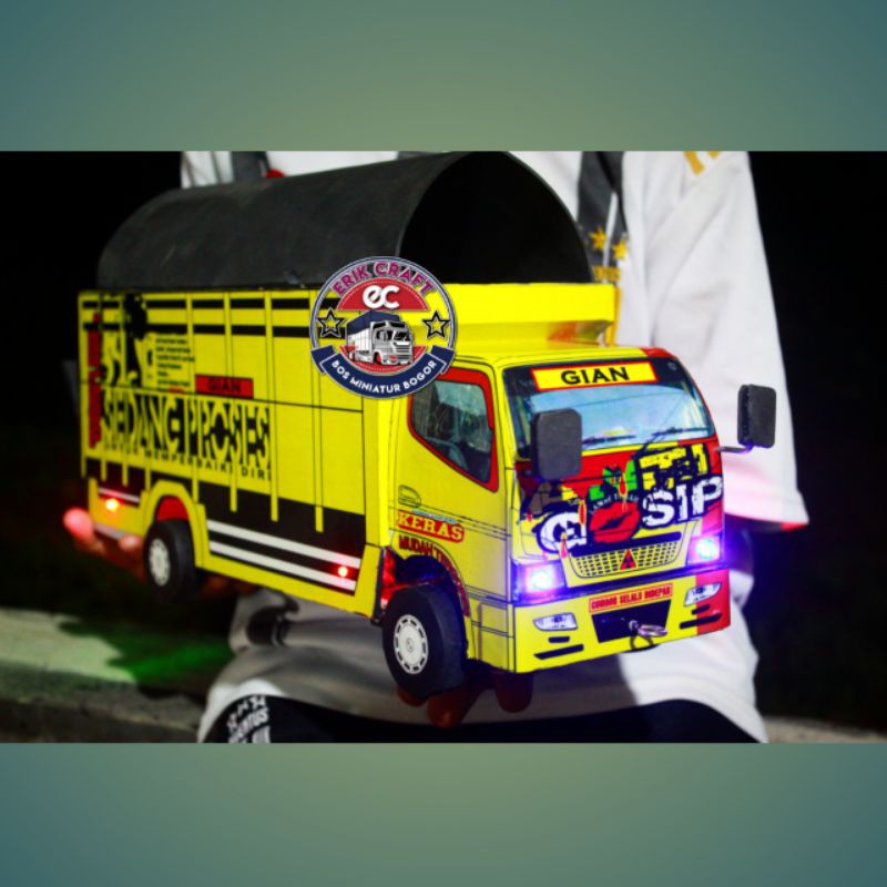  Miniatur  Truk  Miniatur  Truck Anti Gosip Truk  Oleng  Mobil 