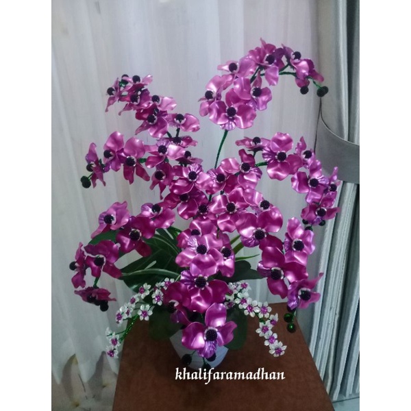 BUNGA ANGGREK AKRILIK MUTIARA/BUNGA SUDUT