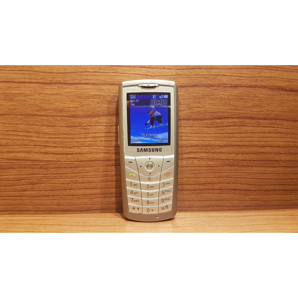 HP Handphone Samsung Jadul SGH E200 Tipis Candybar Siap Pakai Jadul
