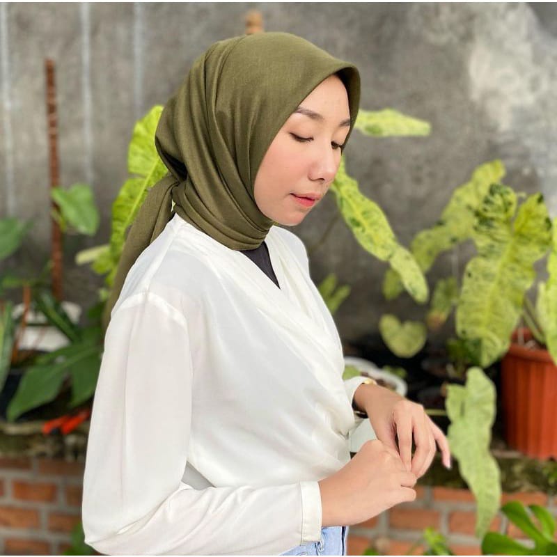 Hijab Segiempat Paris Premium jahit tepi | Varisha | Bintang | Azara Paris premium termurah Safa Hijab