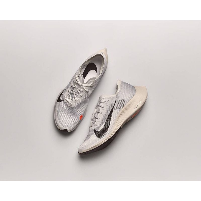 zoomx vaporfly next white