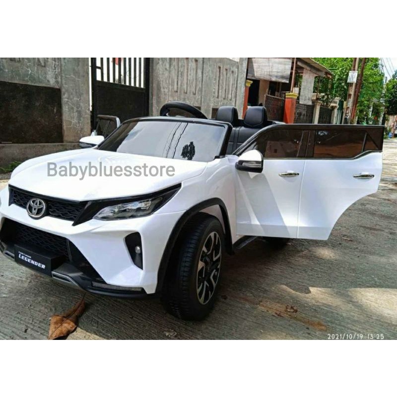Mainan Mobil aki Anak TOYOTA FORTUNER LEGENDER M7588 with remote control - Putih)-5