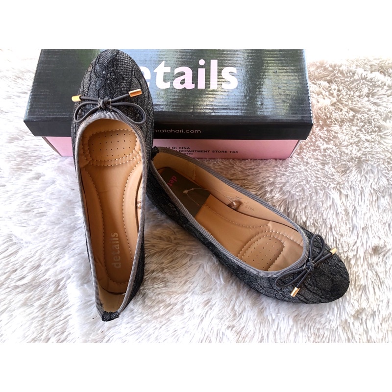 SEPATU FLATS DETAILS SALE