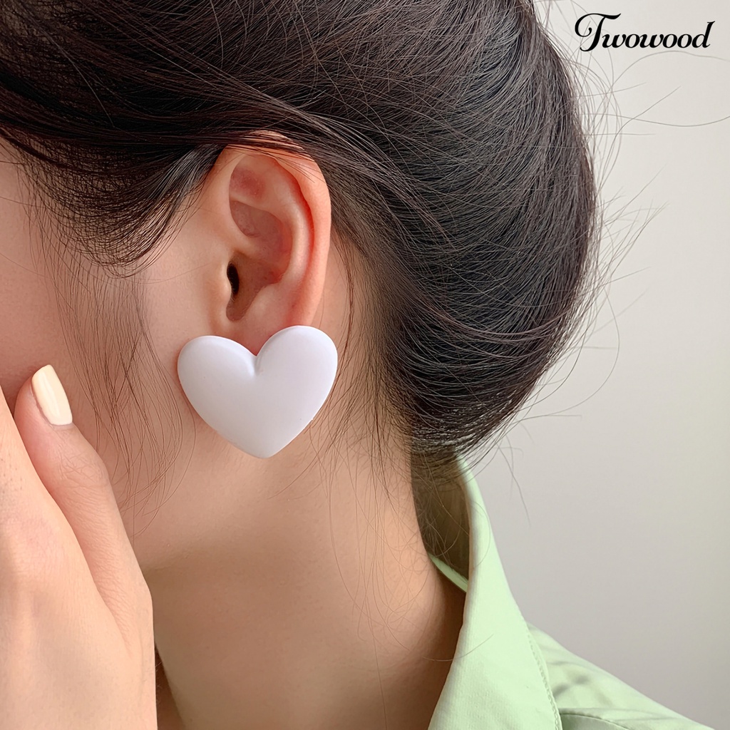 1 Pasang Anting Stud Bentuk Hati Warna Permen Tahan Lama Gaya Korea Untuk Wanita
