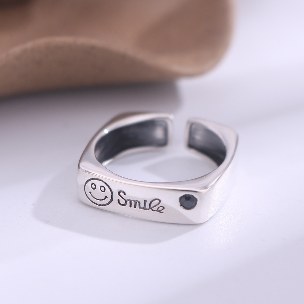 Cincin Bentuk Kotak Motif Smiley Face Gaya Retro Korea