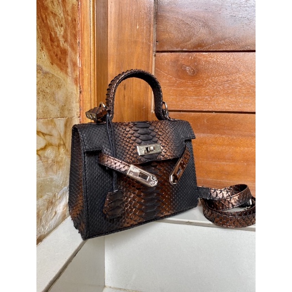 Kelli kulit ular python asli
