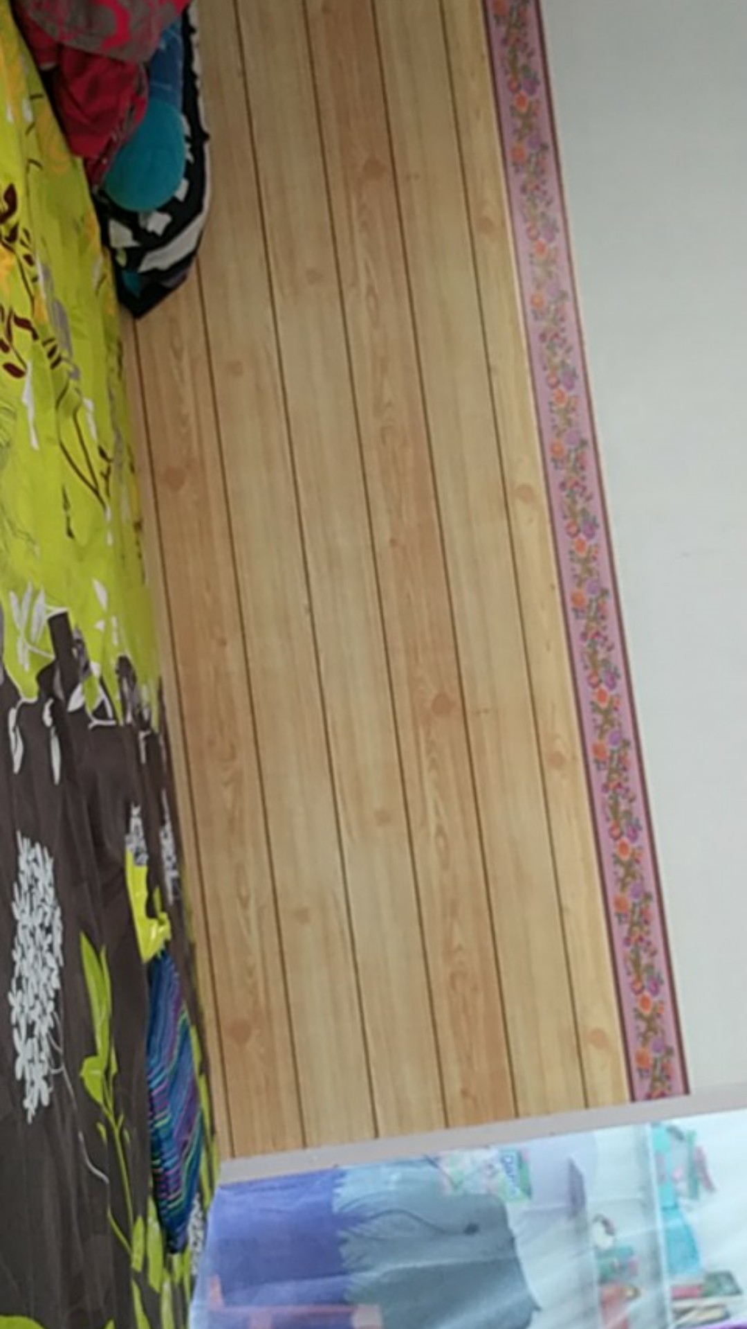 Wallpaper Dinding Kayu Kuning