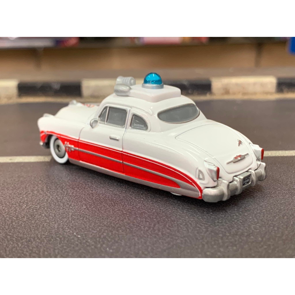 Tomica Disney Pixar Cars C39 Doc Hudson Ambulance Type Rescue Go Go