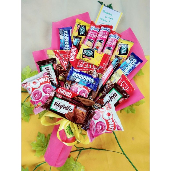 Buket bunga snack, bunga wisuda, hadiah unik wisuda, kado wisuda snack, buket makanan, buket ciki
