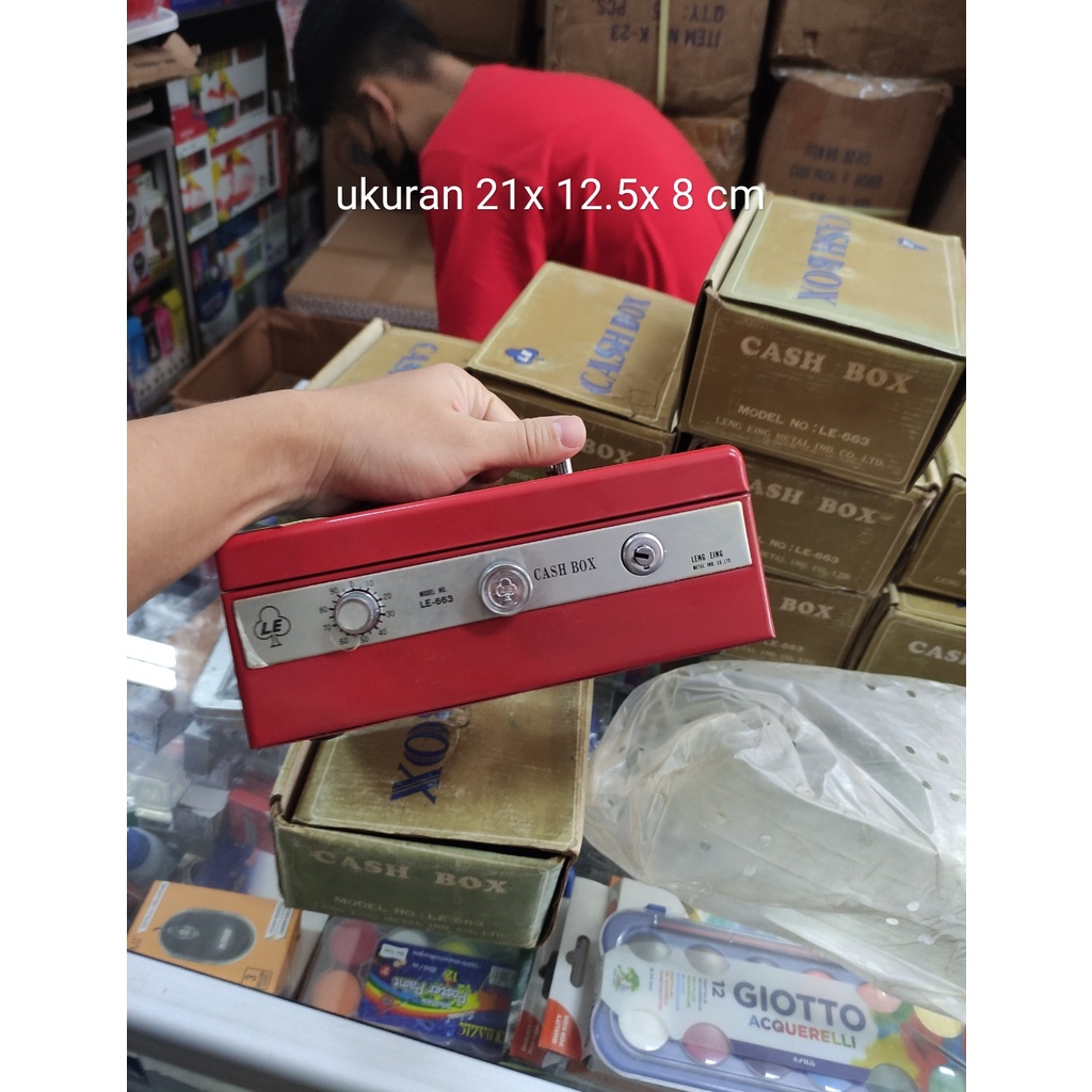

cash box sisa gudang tahun 2000 an 21x12.5x 8 cm