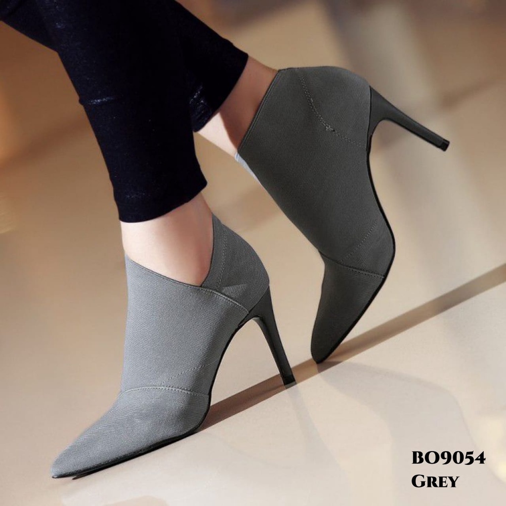 PRF Sepatu Heels Boots Korea BO9054