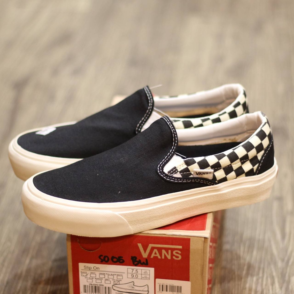 dak vans slip on