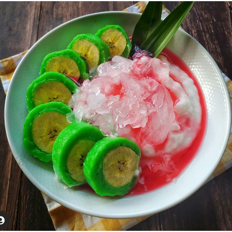 

Es pisang ijo khas Makassar